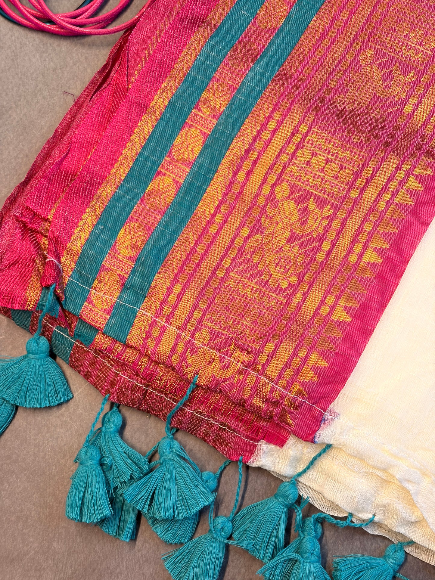 120 Count Mul Cotton Kerala Kasavu Saree with Pink Peacock Zari Border MJ161