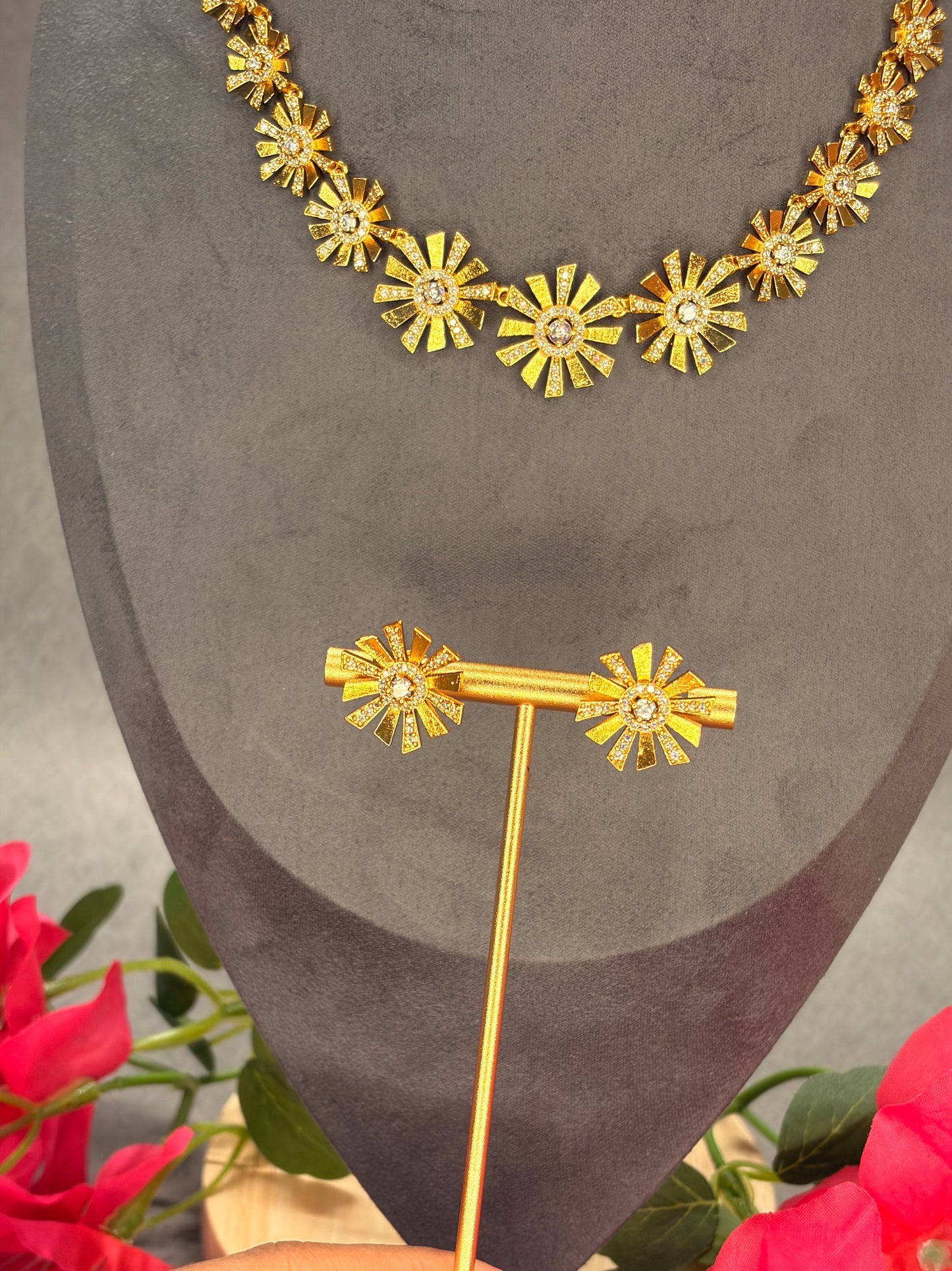 Sunburst Floral Necklace Set with Matching Stud Earrings MJ180