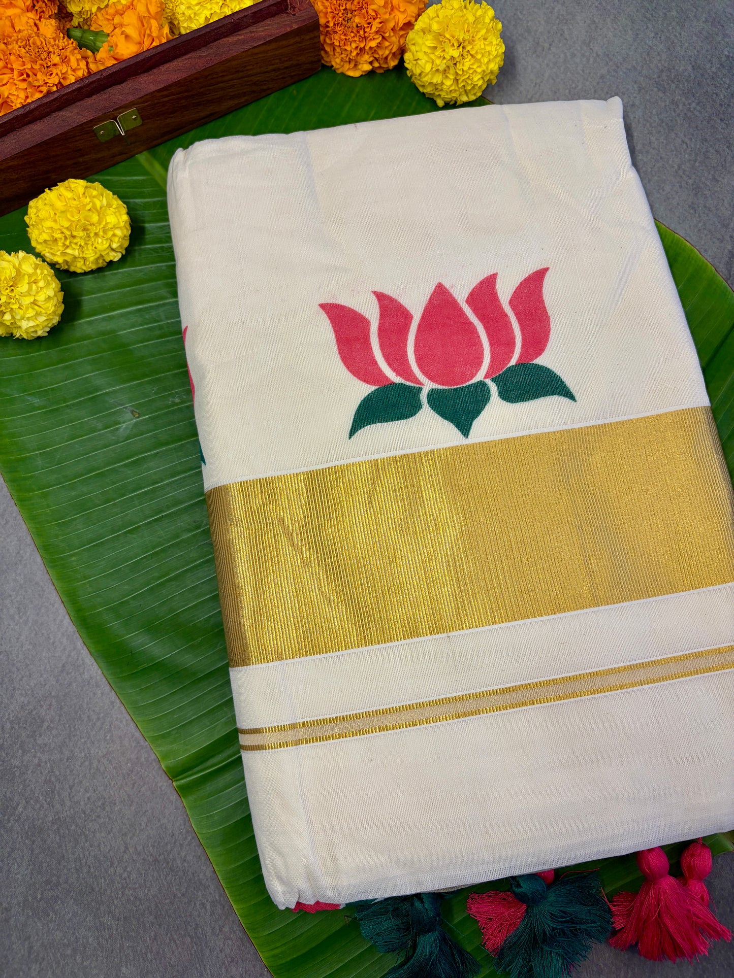 Lotus Kasavu Cotton Kerala Saree with Tassels MJ144