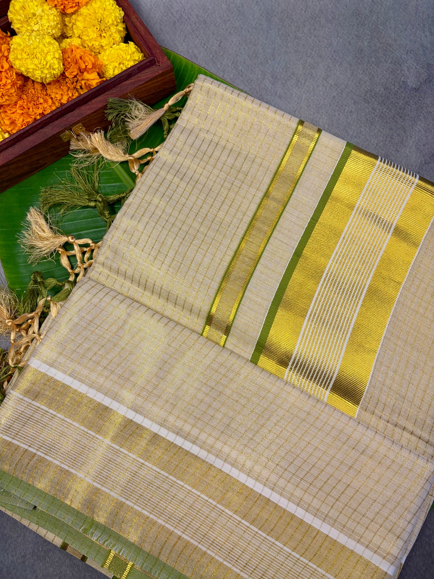 Traditional Pea Green Tiny Checks Balaramapuram Kasavu Saree MJ145