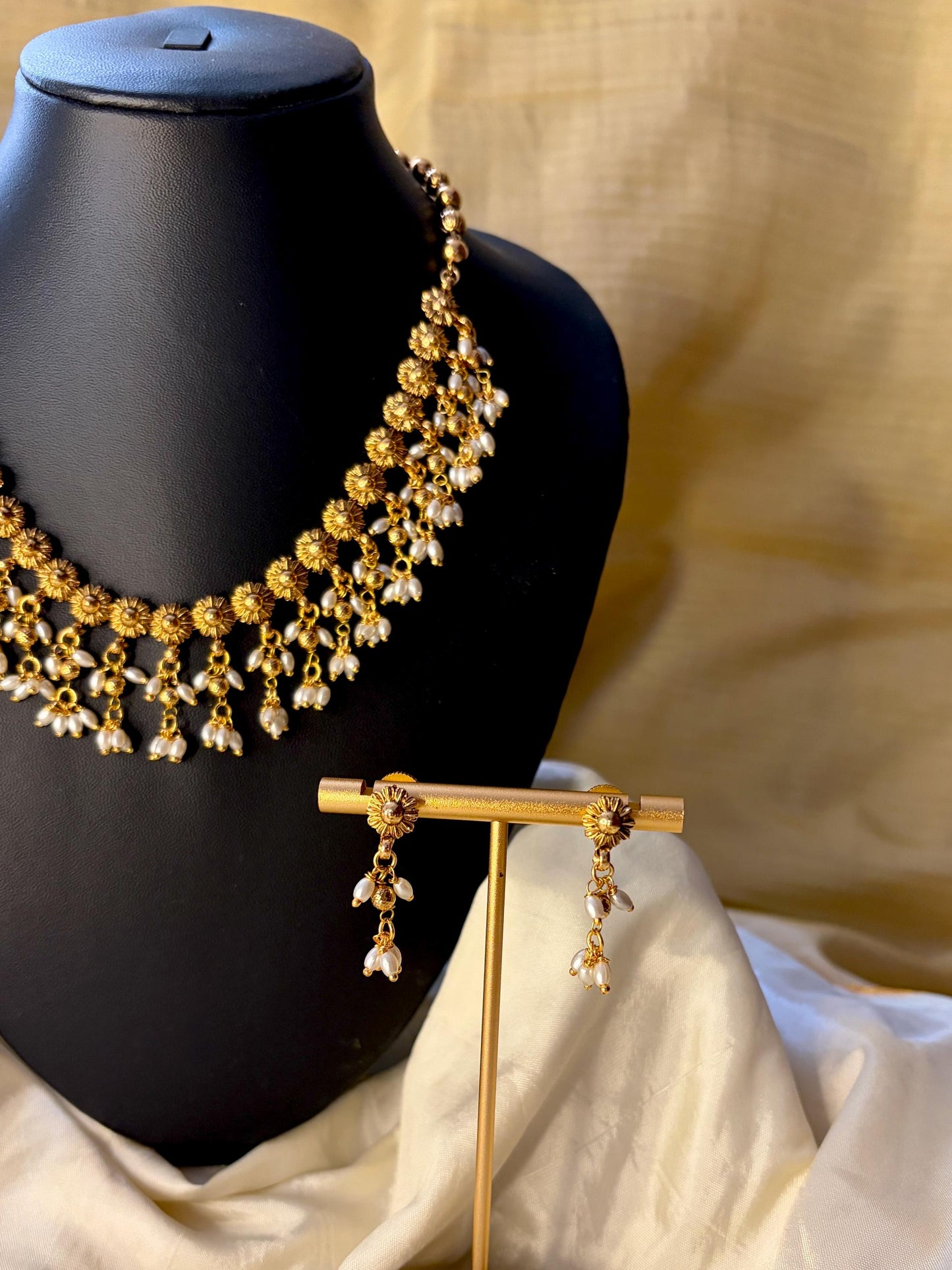Floral Pearl Temple Choker Set MJ111