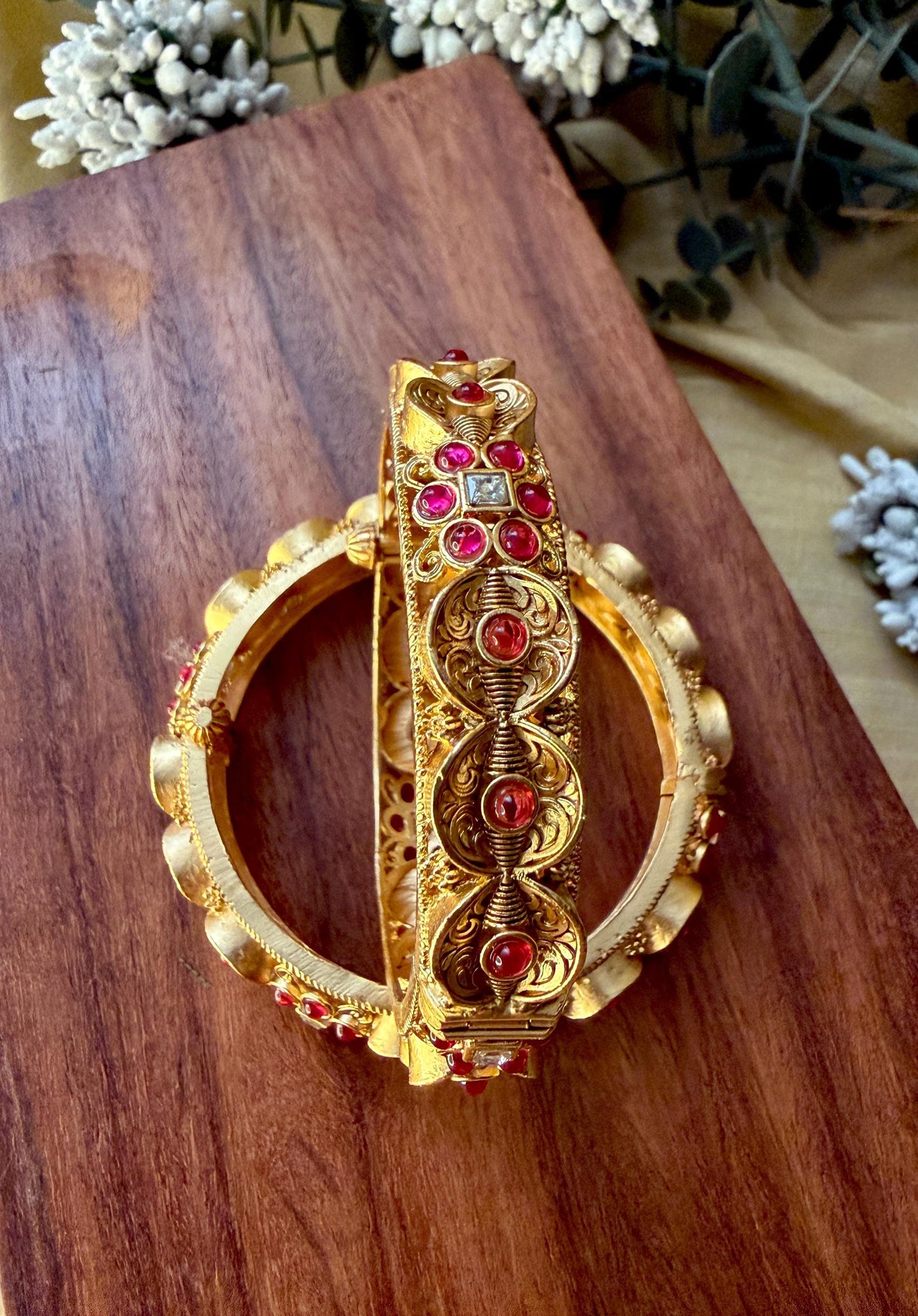 Antique Gold Kemp Bangles MJ106