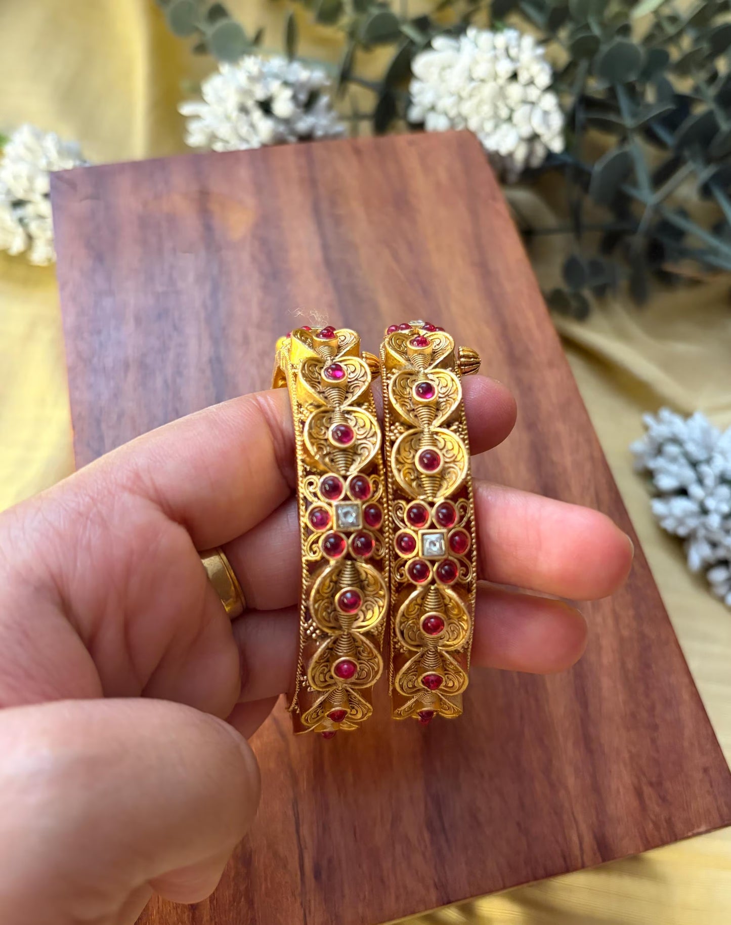 Antique Gold Kemp Bangles MJ106